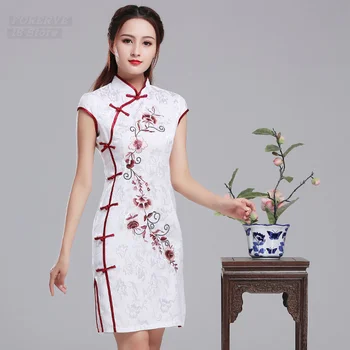 Išsiuvinėti Modifikuotų Cheongsam Suknelė Kinijos Retro Stiliaus Stovėti Apykaklės Sagtis Vakarą Elegantiškas Šilko Baltas Plonas Trumpas Vestidos